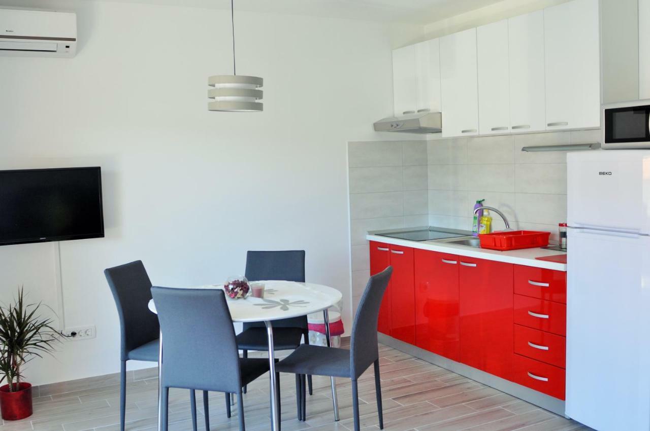 Apartments Zora ロゴズニッツァ エクステリア 写真