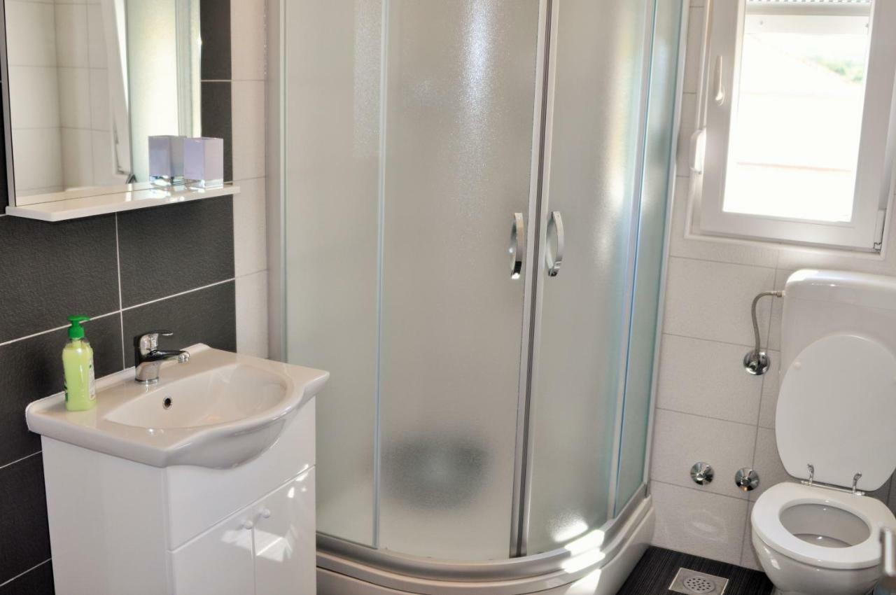 Apartments Zora ロゴズニッツァ エクステリア 写真
